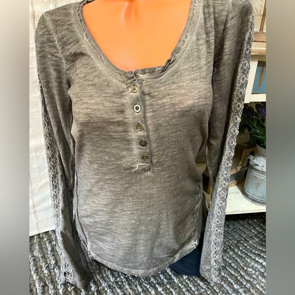 Free People Ribbon & Lace Sleeve Henley Green L NWT!